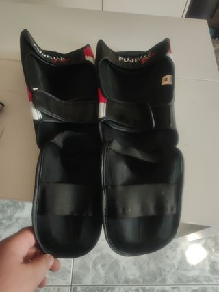 Equip. Kárate: Casco, guantes, espinilleras