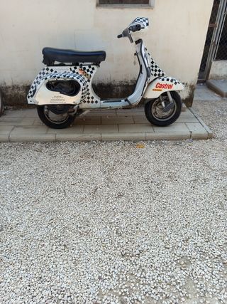 Vespa 125 para circuito 
