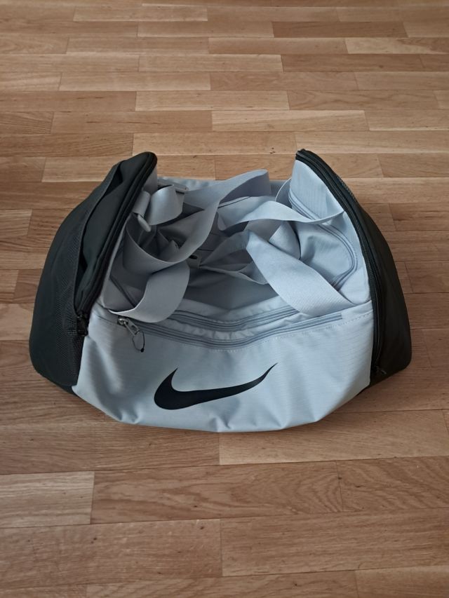 Mochila de ginástica Nike - cinza/preta