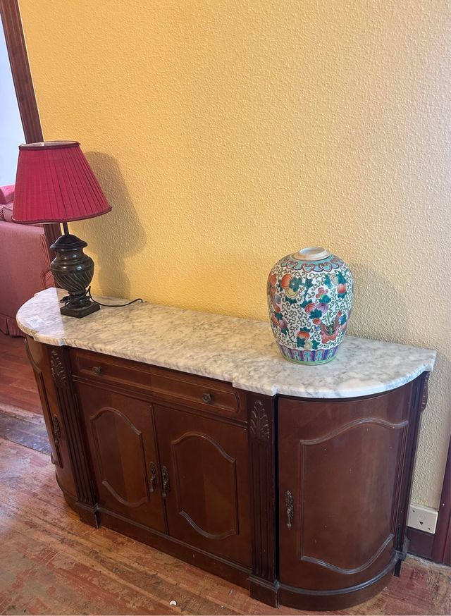 Taquillón madera mármol