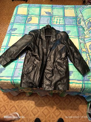 Chaqueta cuero negra