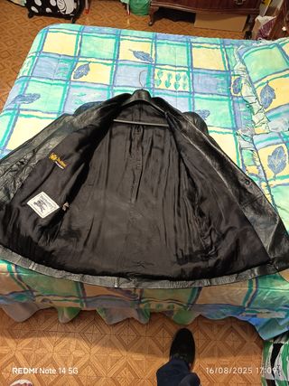 Chaqueta cuero negra