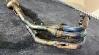 Akrapovic BMW S1000RR linea completa de titanio