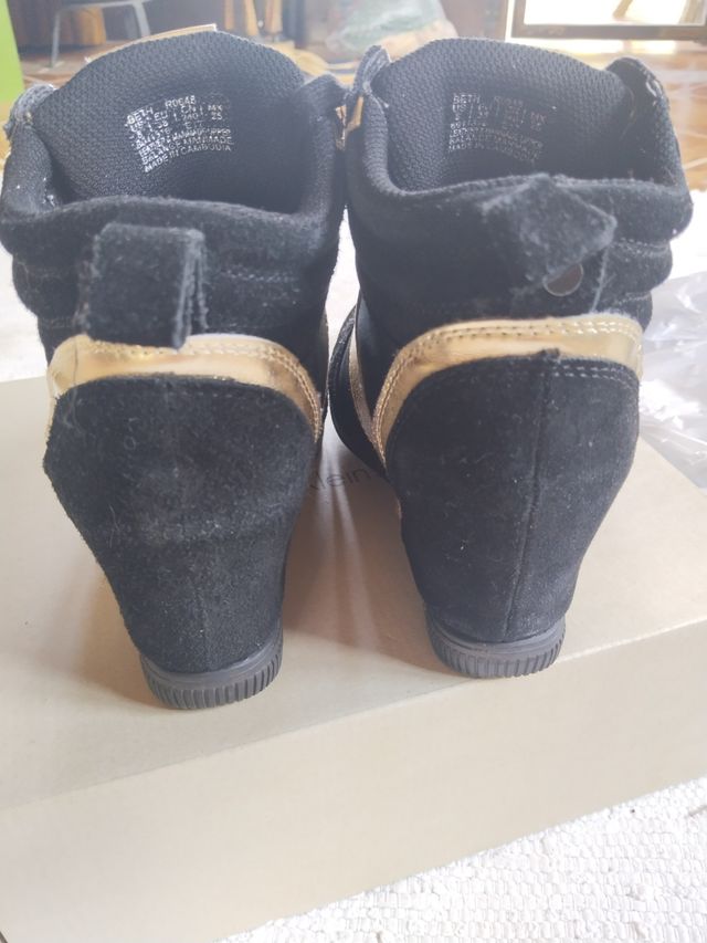 Zapatillas Calvin Klein - Cuña Negra y Dorada