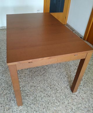 Mesa extensible IKEA marrón