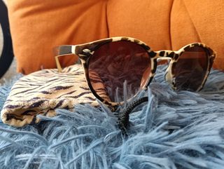Gafas sol redondas - beige y marrones