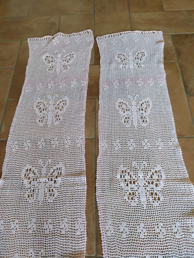 Tende a vetro uncinetto rosa - farfalle