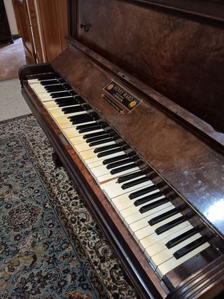Piano antiguo Henry Ward - Decoración