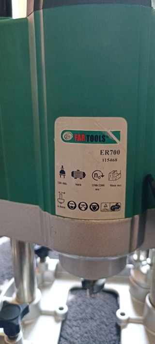 Fresadora FAR TOOLS ER700 - 900W