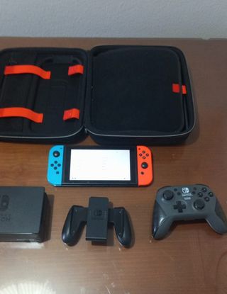 Nintendo Switch - Azul y Rojo