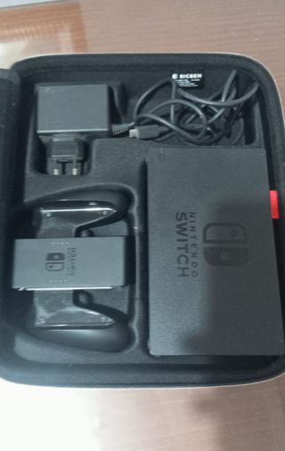 Nintendo Switch - Azul y Rojo