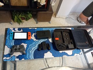 Nintendo Switch - Azul y Rojo