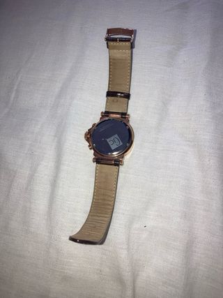 Reloj Guess marrón y dorado