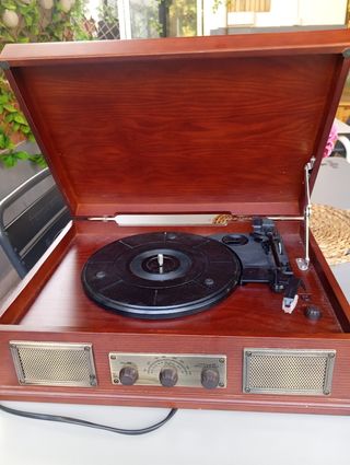 Tocadiscos marrón con USB, SD y radio