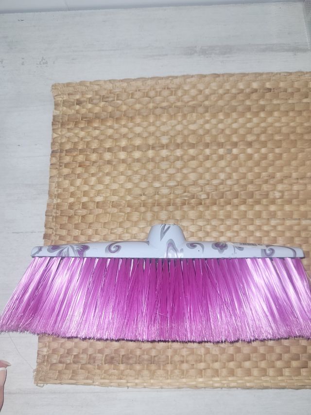 Escoba Plástico Rosa