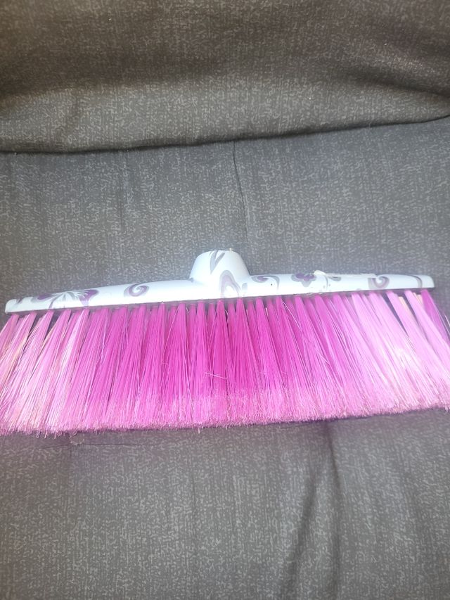 Escoba Plástico Rosa