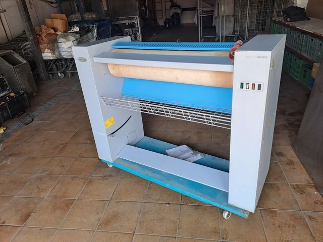 Planchadora industrial Electrolux