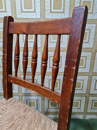 4 Sillas de Madera y Mimbre Rústicas