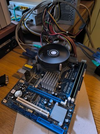 Placa base ASRock 775 + CPU Quad Core + 8GB RAM