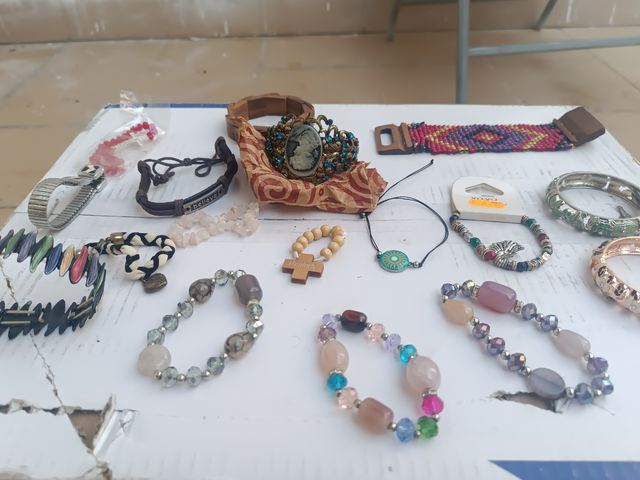 17 Pulseras Variadas - Multicolor