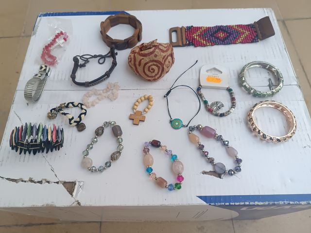 17 Pulseras Variadas - Multicolor