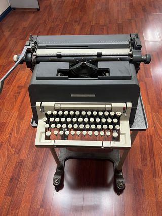 Máquina escribir Olivetti Linea 98