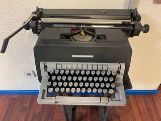 Máquina escribir Olivetti Linea 98