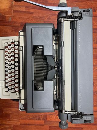 Máquina escribir Olivetti Linea 98