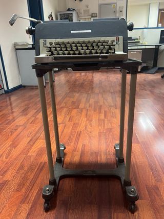 Máquina escribir Olivetti Linea 98