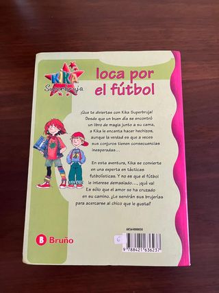 Kika Superbruja, loca por el fútbol (Kika super...