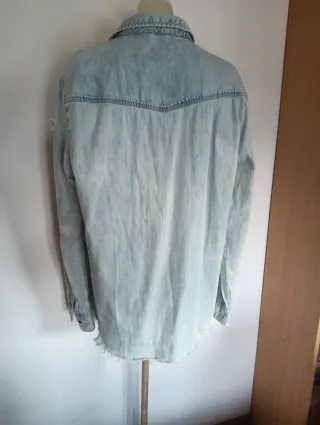 Camicia Jeans Bershka - Strappata. Tg. L