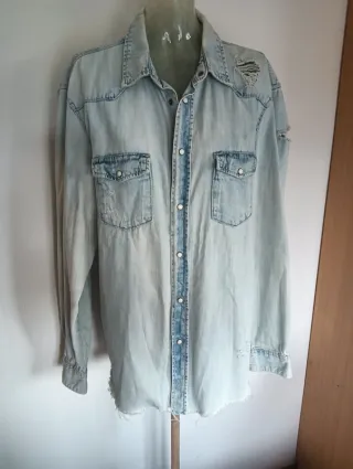 Camicia Jeans Bershka - Strappata. Tg. L