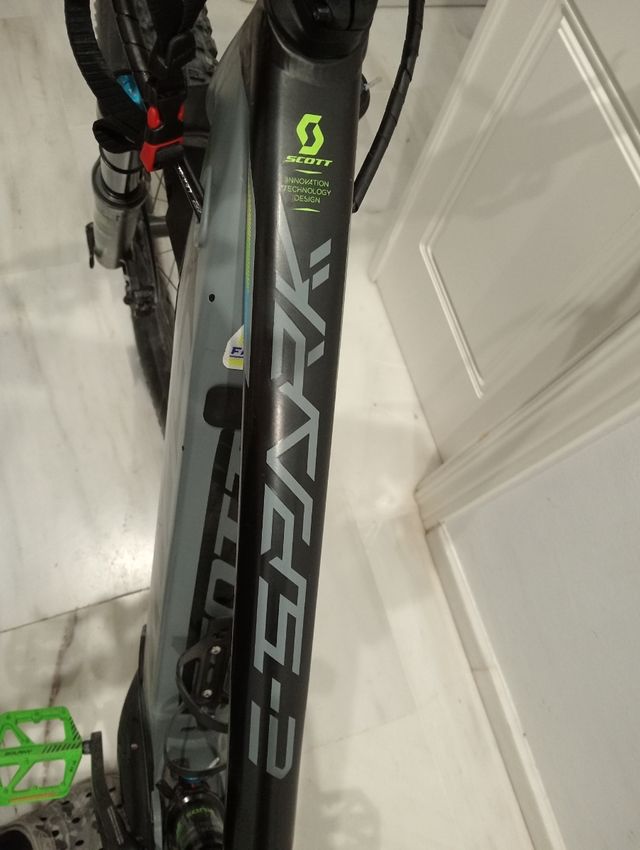 Bicicleta eléctrica Scott E-bike muy cuidada