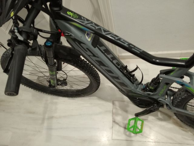 Bicicleta eléctrica Scott E-bike muy cuidada