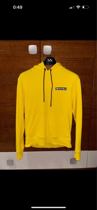 Sudadera New Balance amarilla