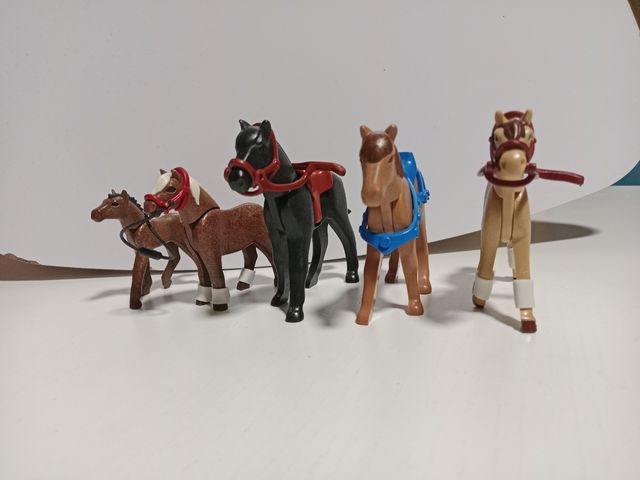 Lote 4 Caballos Playmobil