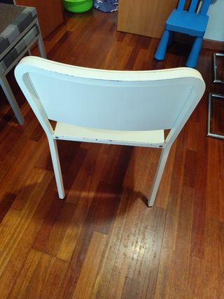 Silla Ikea blanca - Cómoda y práctica