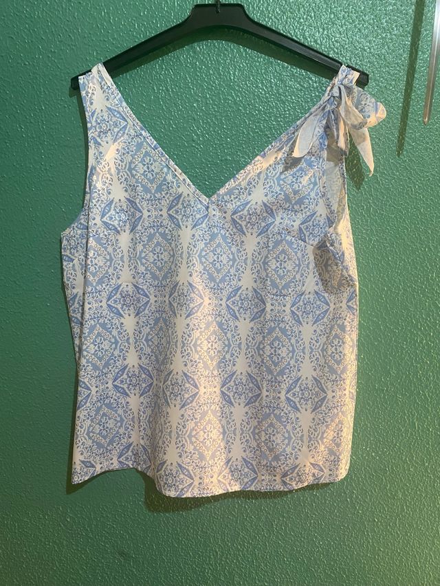 Camisa tirantes azul y blanca