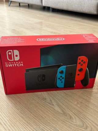 Nintendo Switch + Super Smash Bros Ultimate
