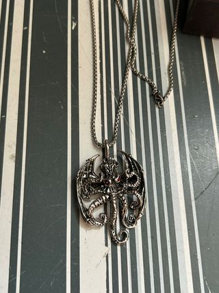 Collar con colgante de pulpo Kraken