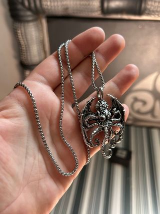 Collar con colgante de pulpo Kraken