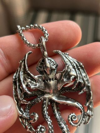Collar con colgante de pulpo Kraken