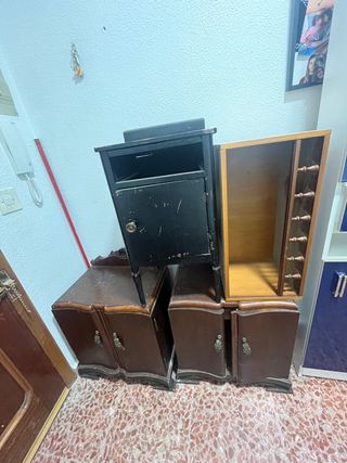 Comodini antichi in legno
