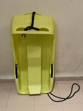 Trineo infantil amarillo