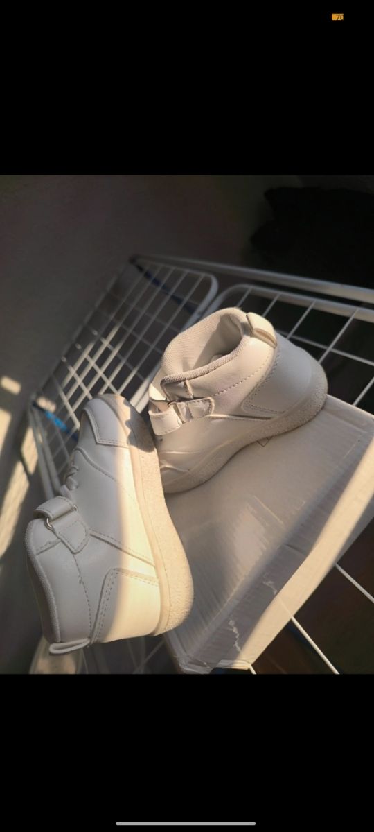 Zapatillas blancas niño velcro