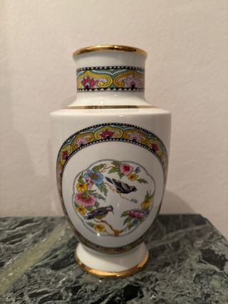 Jarrón porcelana blanco y dorado