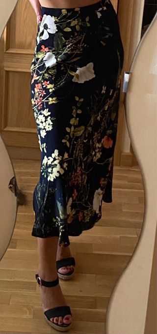 Falda midi H&M flores XS