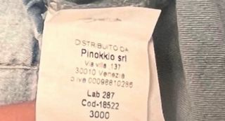 Camicia jeans. 
Mai usata poiché taglia sbagliata.