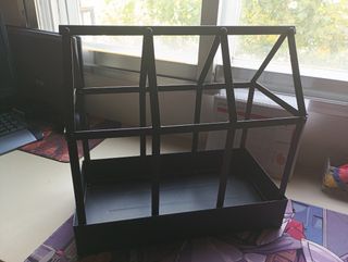 Vitrina metalica negra para plantas