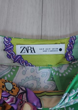 Falda midi Zara estampada